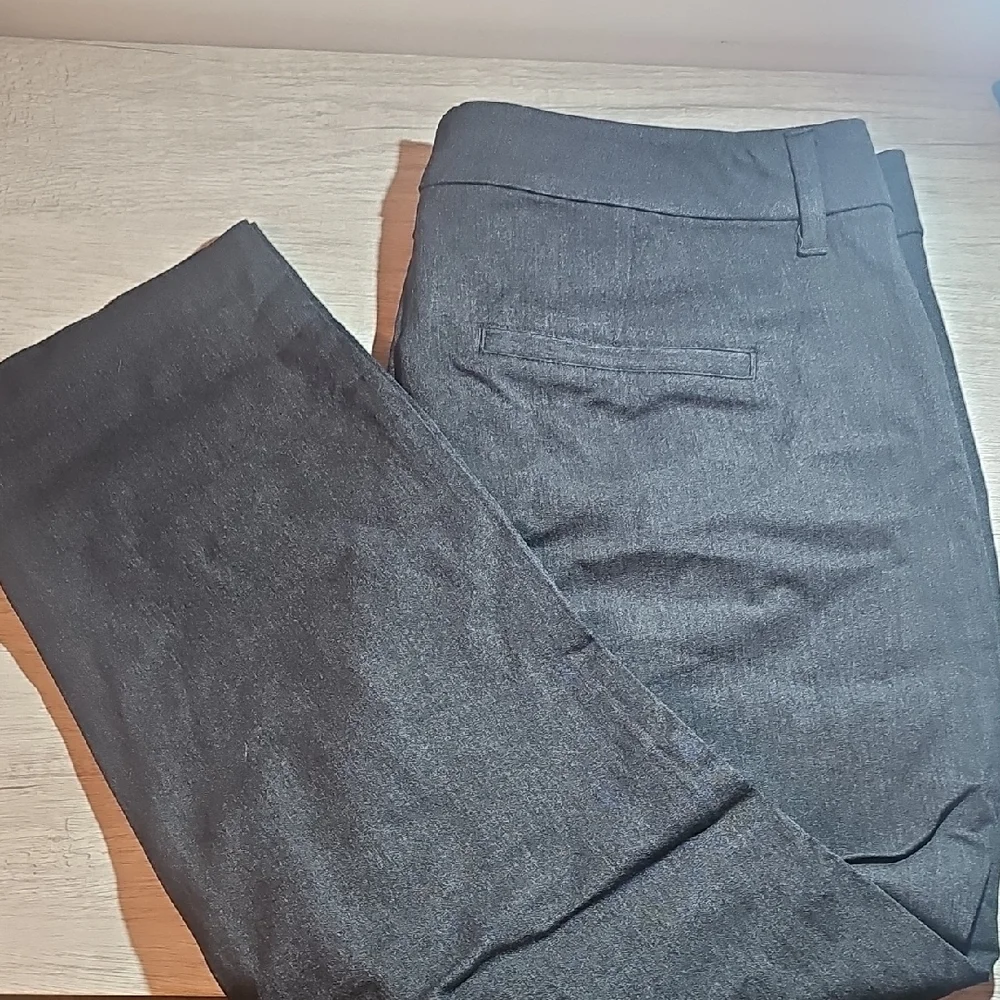 Old Navy Charcoal High-Rise Pixie Pants - Picture 1 of 3